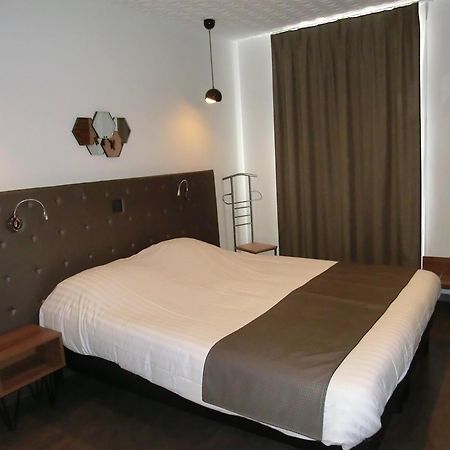 Hotel Sur Le Quai Port Vendres Zimmer foto