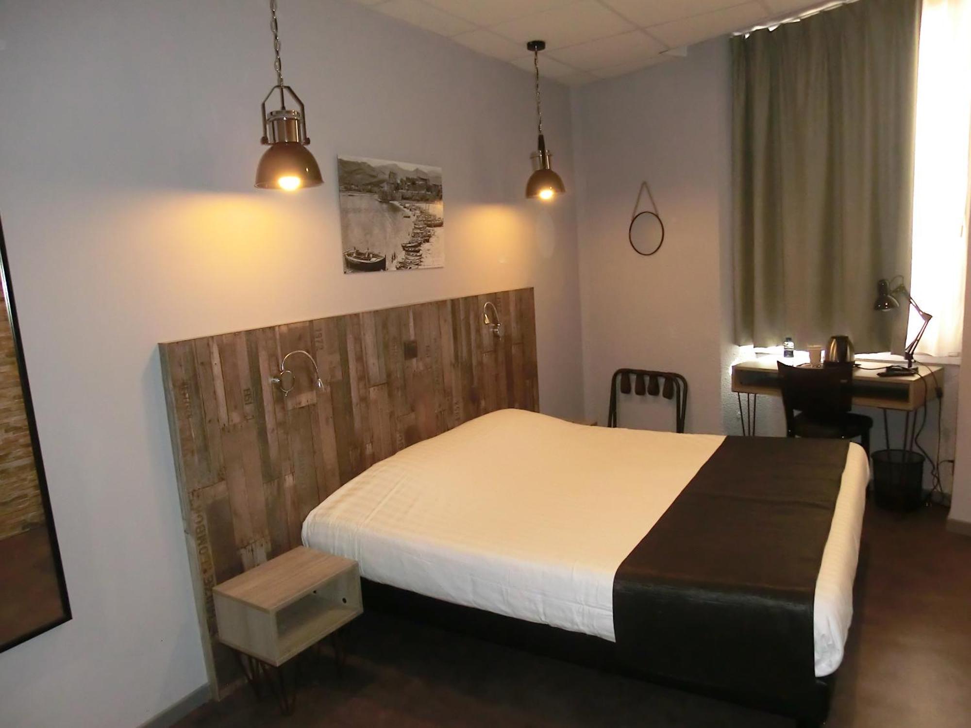 Hotel Sur Le Quai Port Vendres Zimmer foto