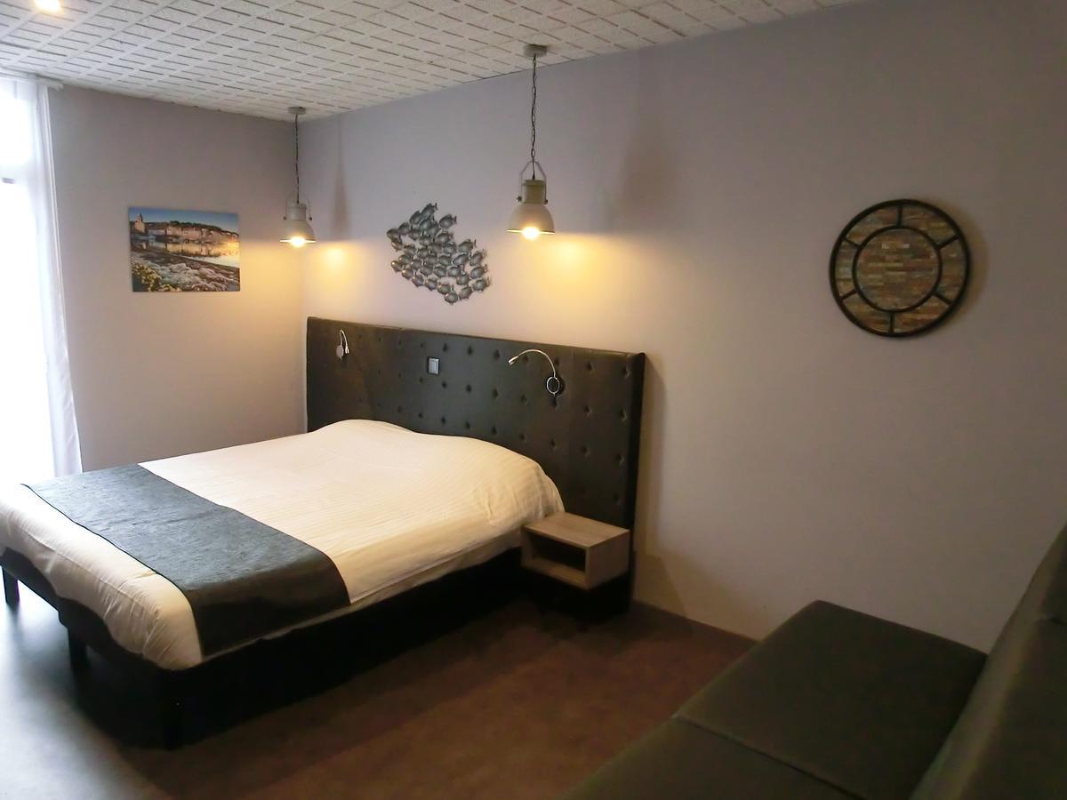 Hotel Sur Le Quai Port Vendres Exterior foto